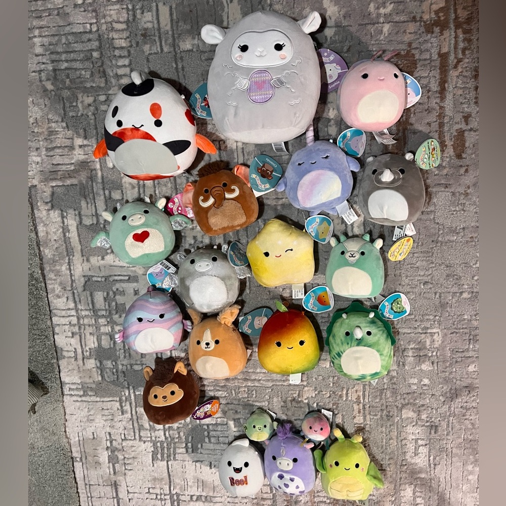 20 SQUISHMALLOWS LOT VARIOUS SIZES